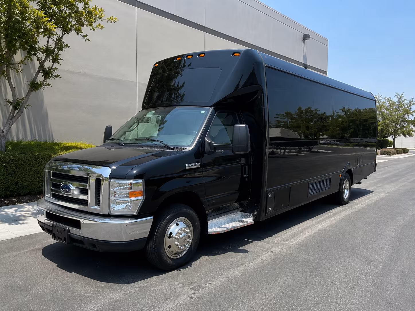 Las Vegas Birthday, Sweet 16, & Quinceañera Transportation party bus exterior